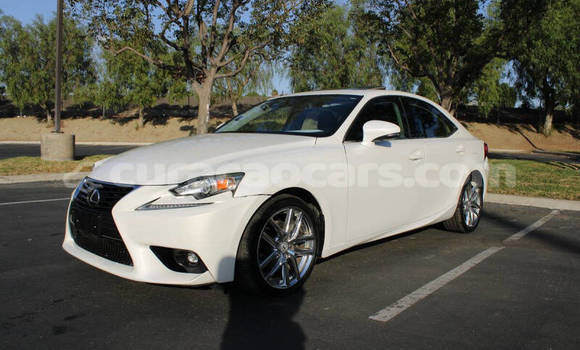 Buy Used Lexus IS White Car in Willemstad in Curacao Buy Used Lexus IS White Car in Willemstad in Curacao