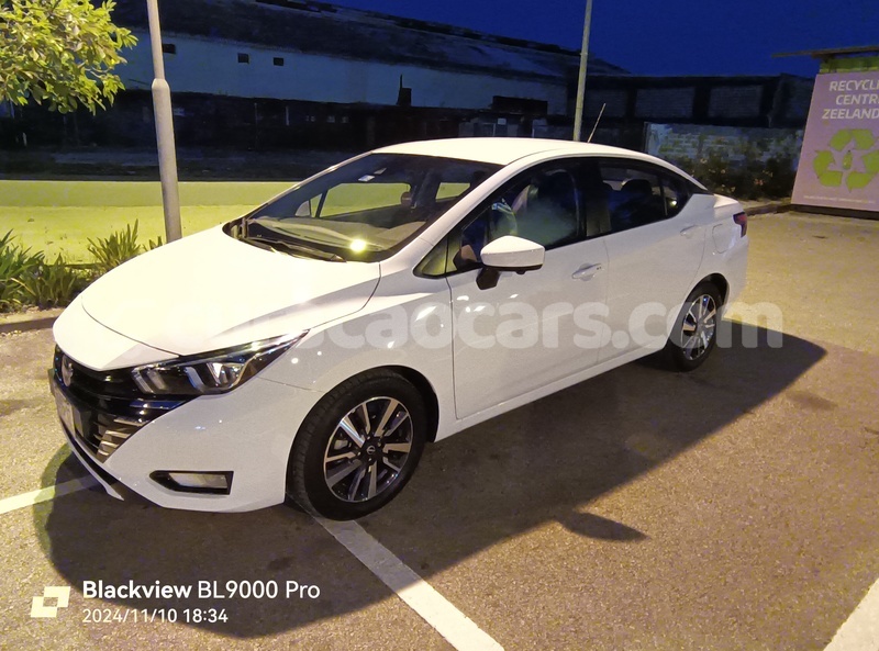 Big with watermark nissan versa curacao willemstad 4351
