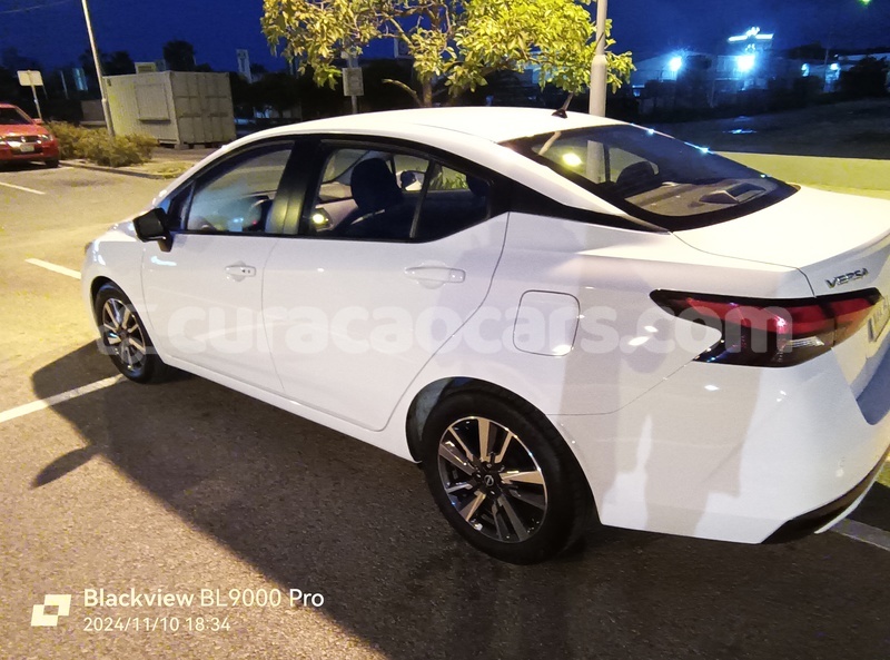 Big with watermark nissan versa curacao willemstad 4351