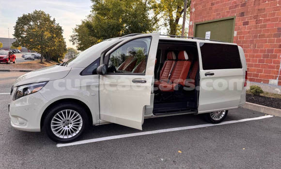 Buy Used Mercedes-Benz Vito White Car in Willemstad in Curacao Buy Used Mercedes-Benz Vito White Car in Willemstad in Curacao