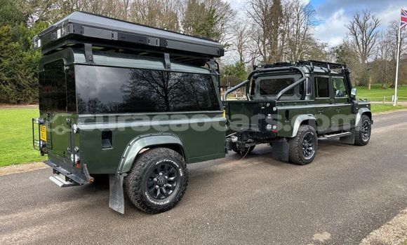 Buy Used Land Rover Defender Green Car in Willemstad in Curacao Buy Used Land Rover Defender Green Car in Willemstad in Curacao