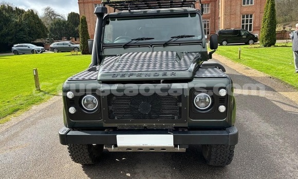 Buy Used Land Rover Defender Green Car in Willemstad in Curacao Buy Used Land Rover Defender Green Car in Willemstad in Curacao