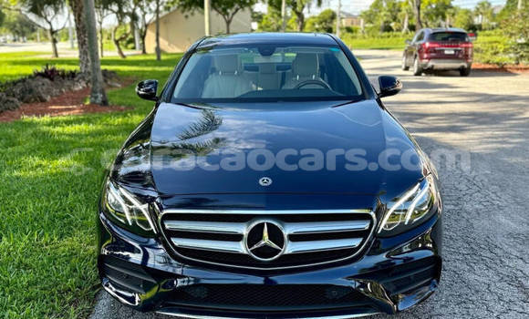 Buy Used Mercedes-Benz E–Class Blue Car in Willemstad in Curacao Buy Used Mercedes-Benz E–Class Blue Car in Willemstad in Curacao