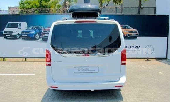 Buy Used Mercedes-Benz V-klasse White Car in Willemstad in Curacao Buy Used Mercedes-Benz V-klasse White Car in Willemstad in Curacao