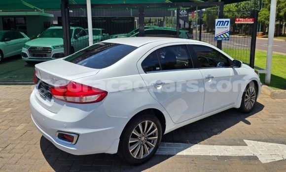 Buy Used Suzuki Ciaz White Car in Willemstad in Curacao Buy Used Suzuki Ciaz White Car in Willemstad in Curacao