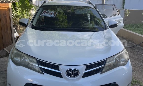 Buy Used Toyota RAV4 White Car in Willemstad in Curacao