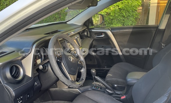 Buy Used Toyota RAV4 White Car in Willemstad in Curacao Buy Used Toyota RAV4 White Car in Willemstad in Curacao