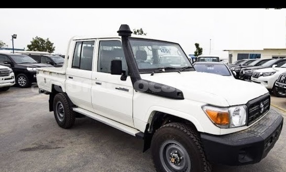 Buy Used Toyota Land Cruiser White Car in Willemstad in Curacao