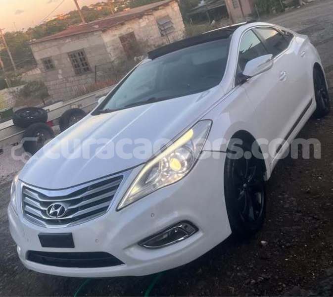 Big with watermark hyundai azera curacao barber 4437