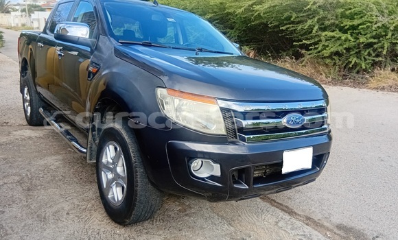 Buy Used Ford AEV AMBULANCE Other Truck in Willemstad in Curacao