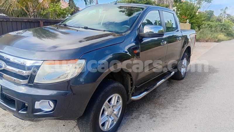 Big with watermark ford aev ambulance curacao willemstad 4456