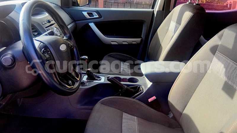 Big with watermark ford aev ambulance curacao willemstad 4456