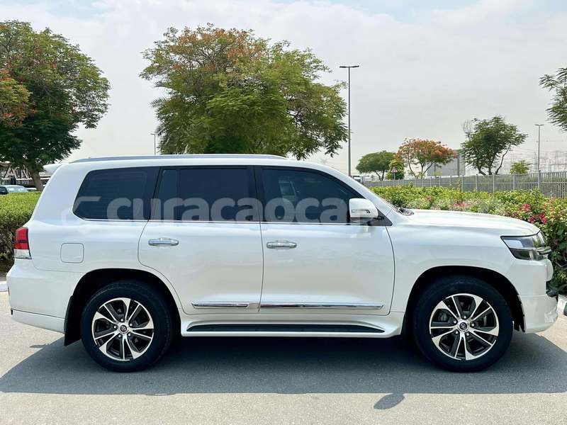 Big with watermark toyota land cruiser curacao dorp soto 4461