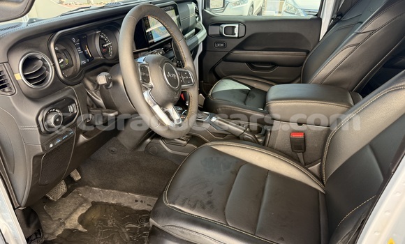 Buy Used Jeep Wrangler Silver Car in Willemstad in Curacao Buy Used Jeep Wrangler Silver Car in Willemstad in Curacao