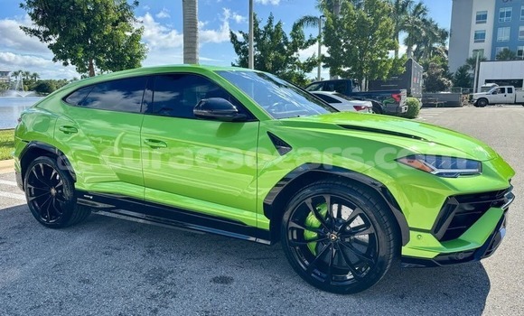 Buy Used Lamborghini Urus Green Car in Dorp Sint Willebrordus in Curacao