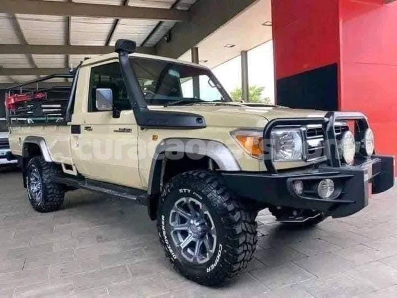 Big with watermark toyota land cruiser curacao willemstad 4466