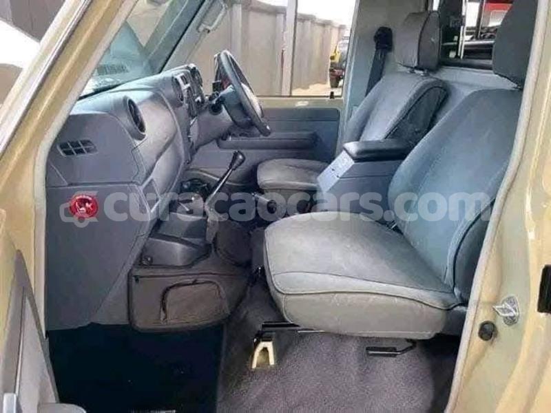 Big with watermark toyota land cruiser curacao willemstad 4466