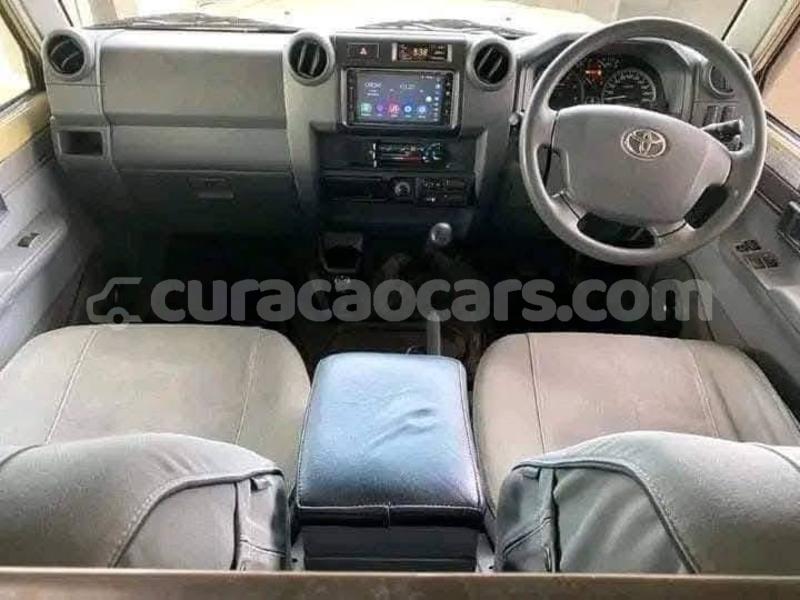 Big with watermark toyota land cruiser curacao willemstad 4466