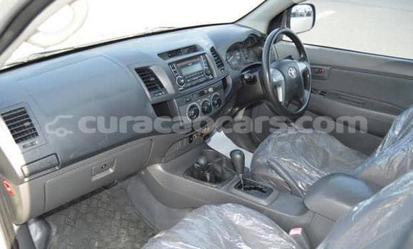 Buy Used Toyota Hilux Silver Car in Willemstad in Curacao Buy Used Toyota Hilux Silver Car in Willemstad in Curacao