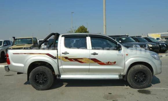 Buy Used Toyota Hilux Silver Car in Willemstad in Curacao Buy Used Toyota Hilux Silver Car in Willemstad in Curacao