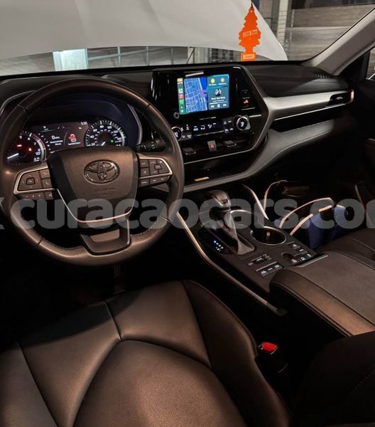 Big with watermark toyota highlander curacao dorp soto 4475