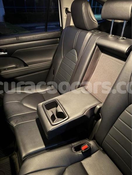 Big with watermark toyota highlander curacao dorp soto 4475