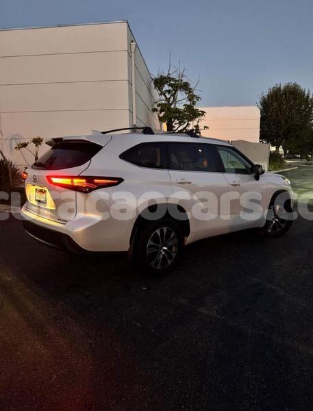 Big with watermark toyota highlander curacao dorp soto 4475