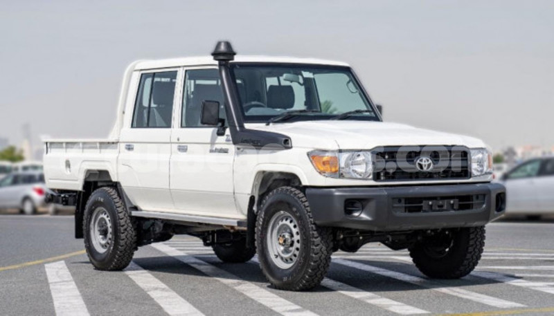 Big with watermark toyota land cruiser curacao willemstad 4478