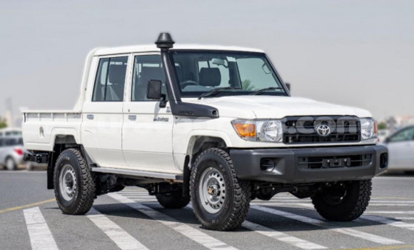 Buy Used Toyota Land Cruiser White Car in Willemstad in Curacao Buy Used Toyota Land Cruiser White Car in Willemstad in Curacao