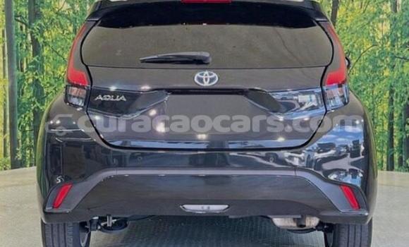 Buy Used Toyota Aqua Silver Car in Willemstad in Curacao Buy Used Toyota Aqua Silver Car in Willemstad in Curacao