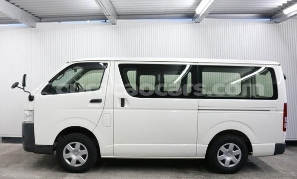 Buy Used Toyota Hiace White Car in Willemstad in Curacao Buy Used Toyota Hiace White Car in Willemstad in Curacao