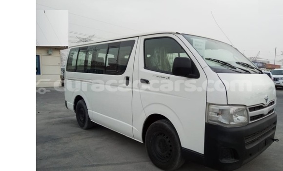 Buy Used Toyota Hiace White Car in Willemstad in Curacao Buy Used Toyota Hiace White Car in Willemstad in Curacao