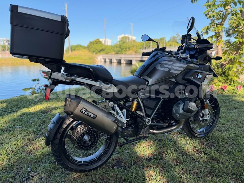 Big with watermark bmw gs curacao barber 4484