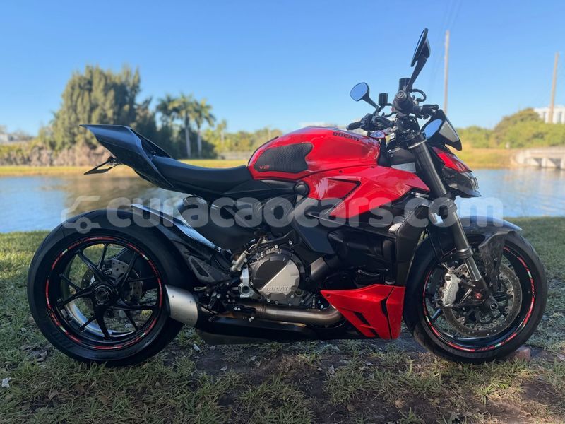 Big with watermark ducati streetfighter curacao dorp sint willebrordus 4485