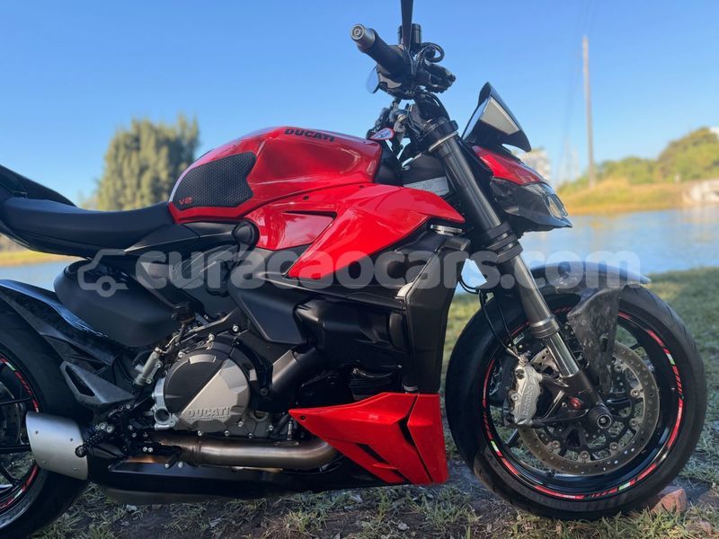 Big with watermark ducati streetfighter curacao dorp sint willebrordus 4485