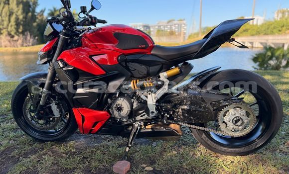 Buy Used Ducati Streetfighter Red Bike in Dorp Sint Willebrordus in Curacao Buy Used Ducati Streetfighter Red Bike in Dorp Sint Willebrordus in Curacao