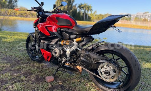 Buy Used Ducati Streetfighter Red Bike in Dorp Sint Willebrordus in Curacao Buy Used Ducati Streetfighter Red Bike in Dorp Sint Willebrordus in Curacao