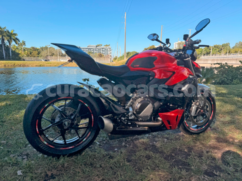 Big with watermark ducati streetfighter curacao dorp sint willebrordus 4485