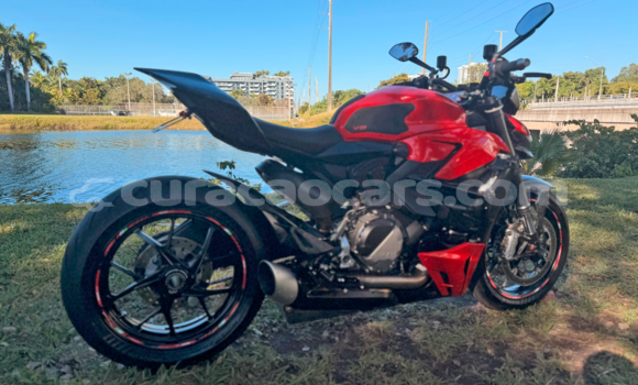 Buy Used Ducati Streetfighter Red Bike in Dorp Sint Willebrordus in Curacao Buy Used Ducati Streetfighter Red Bike in Dorp Sint Willebrordus in Curacao