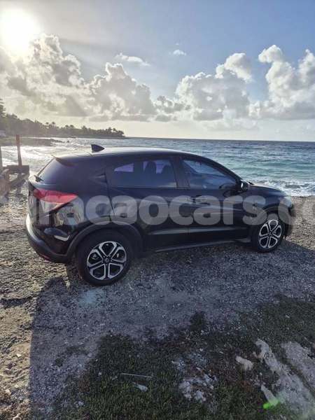 Big with watermark honda hr v curacao barber 4510