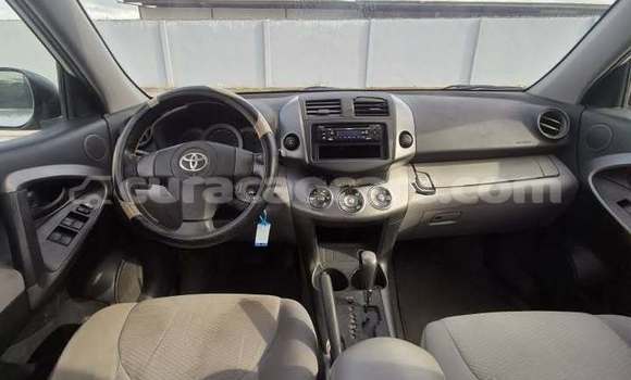 Buy Used Toyota RAV4 White Car in Willemstad in Curacao Buy Used Toyota RAV4 White Car in Willemstad in Curacao