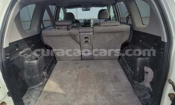 Buy Used Toyota RAV4 White Car in Willemstad in Curacao Buy Used Toyota RAV4 White Car in Willemstad in Curacao