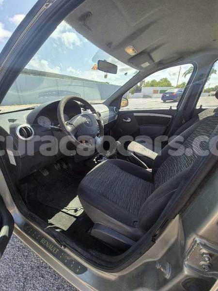 Big with watermark renault logan curacao sint michiel liber 4528