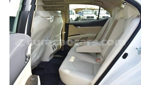 Buy Used Toyota Camry White Car in Willemstad in Curacao Buy Used Toyota Camry White Car in Willemstad in Curacao
