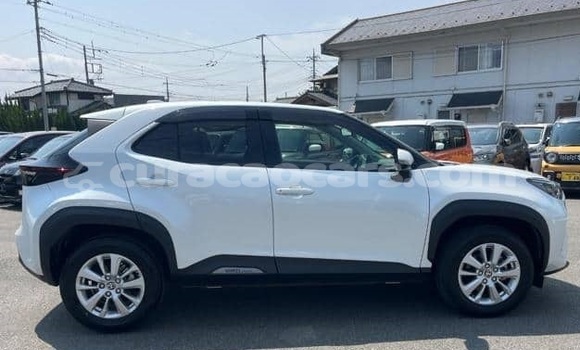 Buy Used Toyota Yaris White Car in Willemstad in Curacao Buy Used Toyota Yaris White Car in Willemstad in Curacao