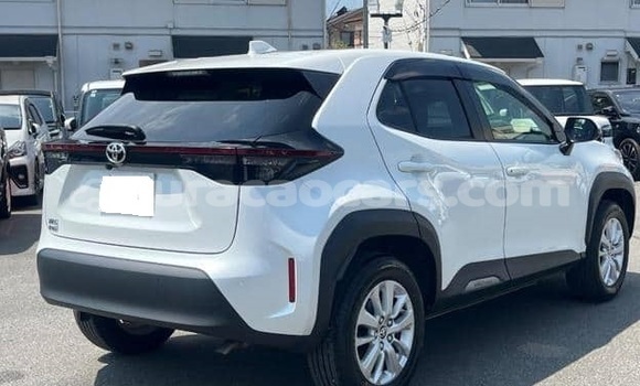 Buy Used Toyota Yaris White Car in Willemstad in Curacao Buy Used Toyota Yaris White Car in Willemstad in Curacao