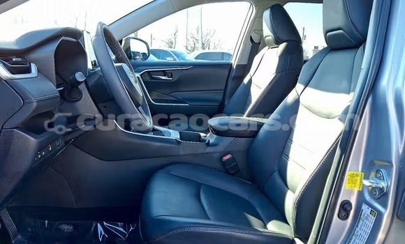 Buy Used Toyota RAV4 Silver Car in Willemstad in Curacao Buy Used Toyota RAV4 Silver Car in Willemstad in Curacao