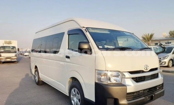 Buy Used Toyota Hiace White Car in Willemstad in Curacao Buy Used Toyota Hiace White Car in Willemstad in Curacao