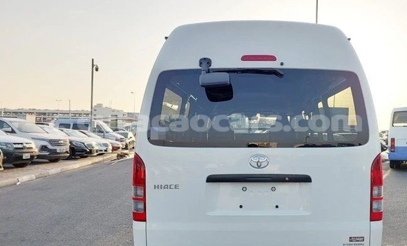 Buy Used Toyota Hiace White Car in Willemstad in Curacao Buy Used Toyota Hiace White Car in Willemstad in Curacao