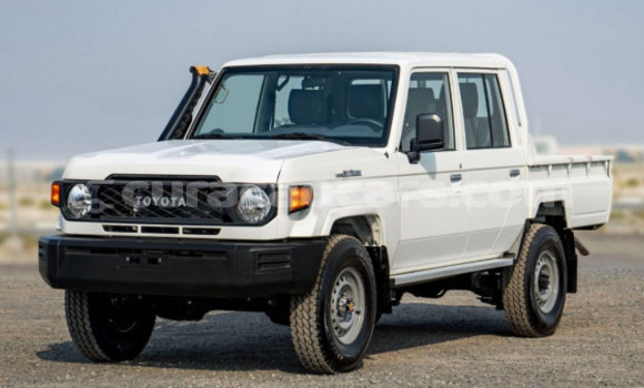 Buy Used Toyota Land Cruiser White Car in Willemstad in Curacao